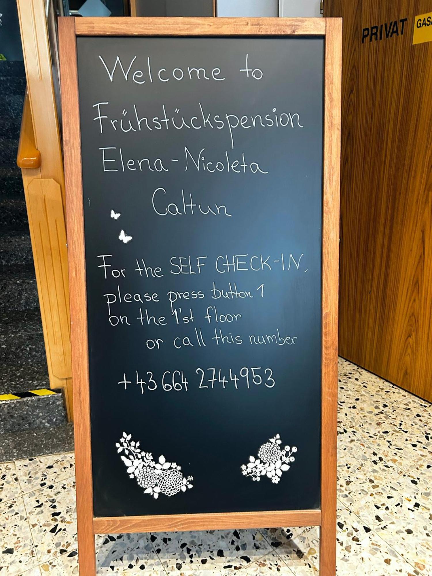 Fruehstueckspension Elena Nicoleta Caltun Fischamend Buitenkant foto